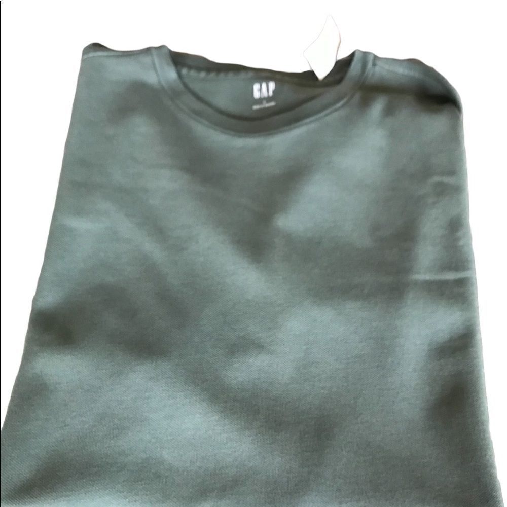 GAP size small tee shirt new with tags see pics